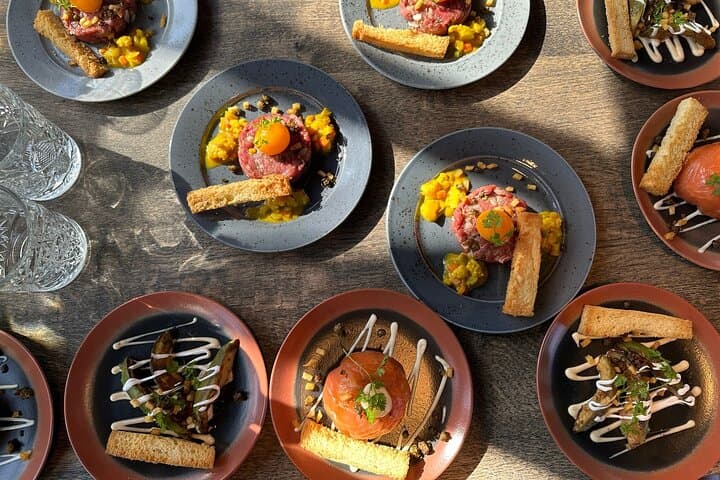 Twilight Dinner Canal Cruise in Amsterdam: 4-Course Meal with Drinks photo 2