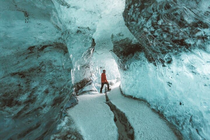 3-Day Winter Iceland Tour: Golden Circle, South Coast & Ice Cave Adventure