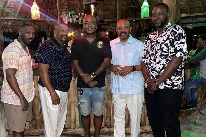 Private Transport in Jamaica: Montego Bay Airport Transfers and Custom Island Drives