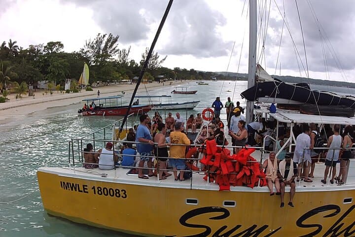 Private Transport in Jamaica: Montego Bay Airport Transfers and Custom Island Drives photo 4