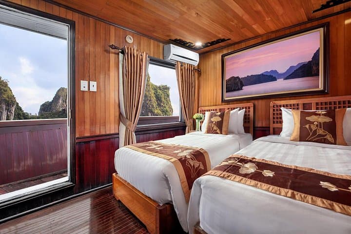 Halong Bay Overnight Boutique Cruise: Sung Sot Cave, Titov Island & Kayaking photo 4