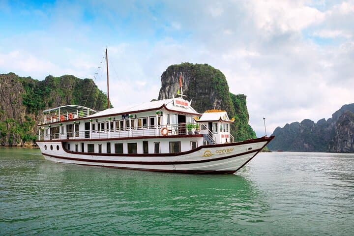 Overnight Ha Long Bay Cruise: Surprise Cave, Titov Island & Kayaking photo 2