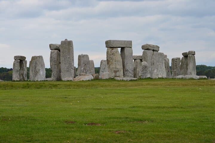Private Layover at Stonehenge: Quick Visit from Heathrow photo 2