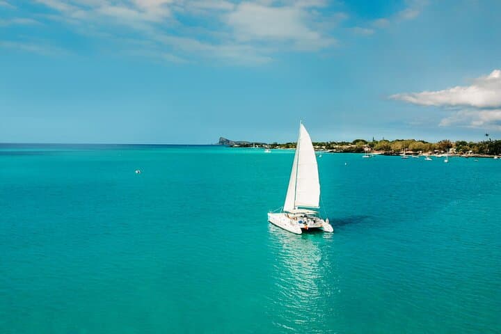 three-north-islands-catamaran-cruise-lunch-snorkel-mauritius