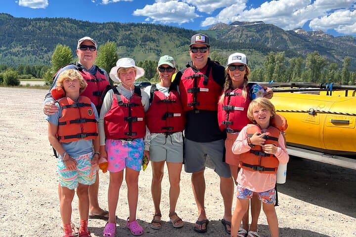 Snake River Scenic Float: Private Teton River Cruise & Wildlife Viewing
