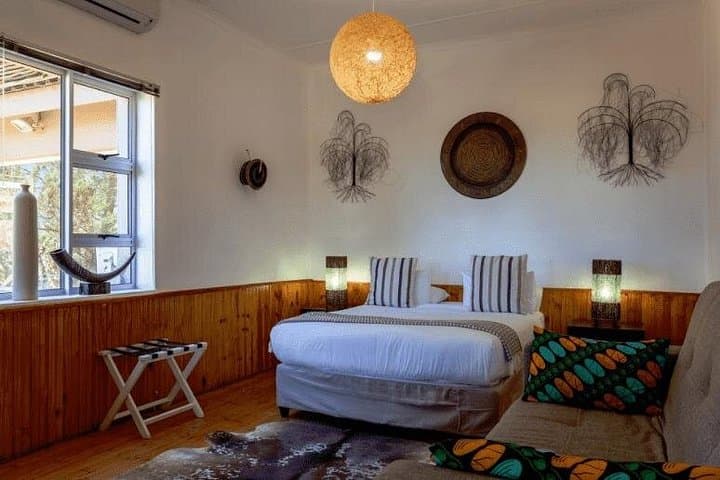 2-Day Inverdoorn Luxury Safari: Big 5 Game Drives from Cape Town photo 4