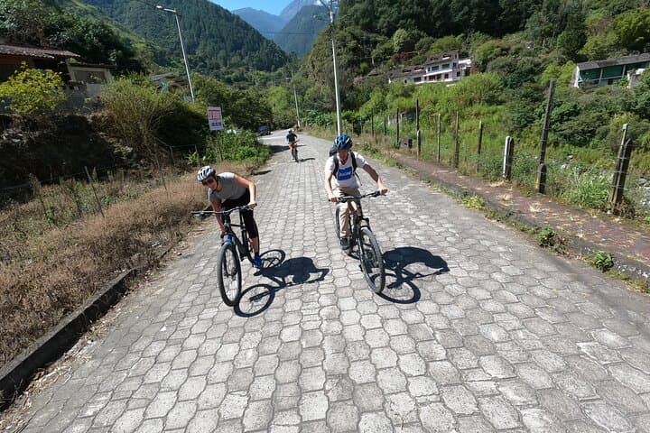 Baños Waterfall Bike Circuit: Pailón del Diablo & Manto de la Novia photo 3