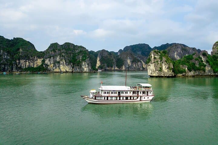 Ha Long Bay 2-Day Overnight Cruise: Sung Sot, Titov & Kayaking from Hanoi photo 6