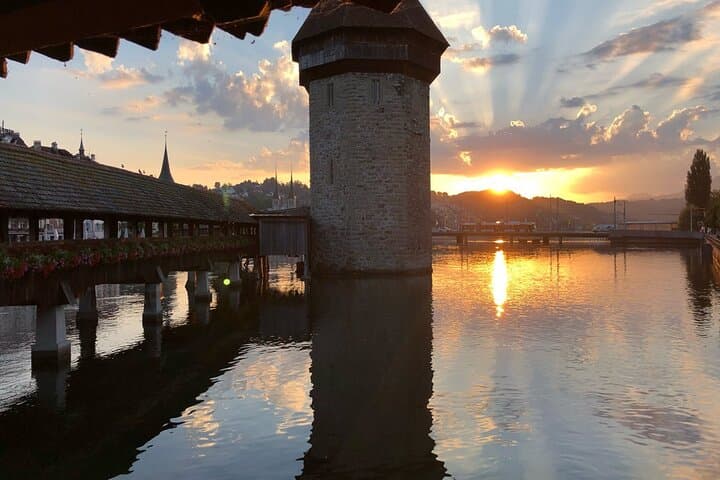 Self-Guided Walking Tour of Lucerne Old Town: Chapel Bridge, Lion Monument & Musegg Wall