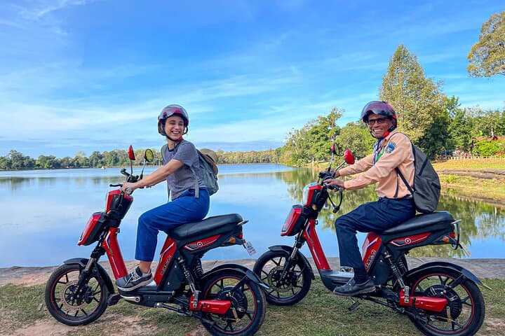 Angkor Wat Sunrise E‑Bike Tour: Ta Prohm & Bayon with Local Breakfast