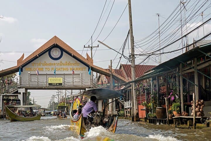 two-day-private-tour-damnoen-saduak-erawan-falls-ayutthaya photo 3