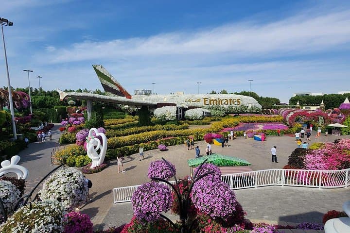 dubai-miracle-garden-and-global-village-private-full-day-tour photo 2