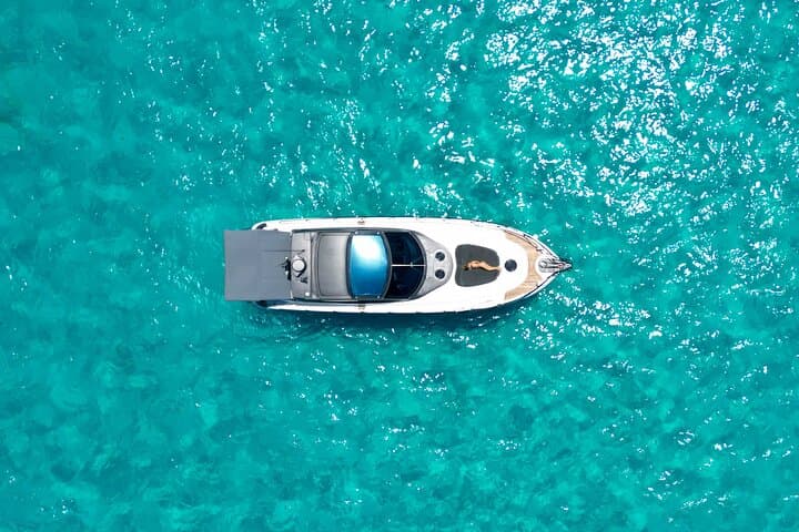 9-Hour Private Yacht Cruise from Cancun: Coast & Fun Snorkel, Chef & Islands photo 2