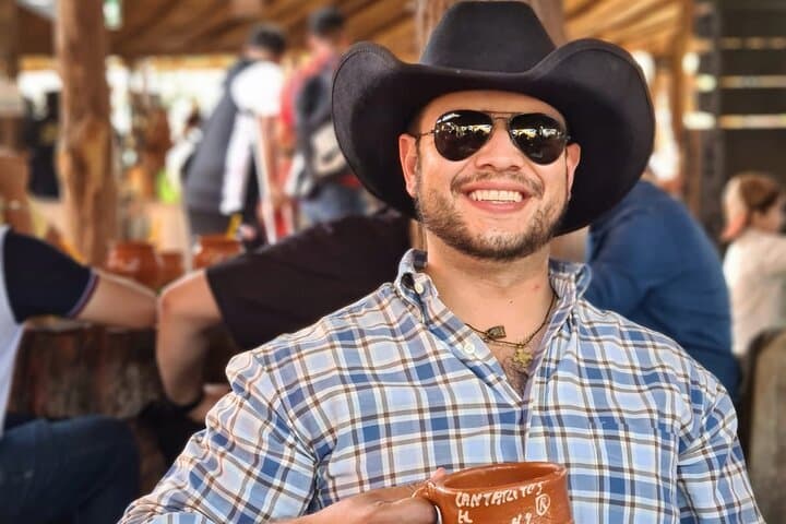 Full-Day Tequila Route: Distillery Tour, Agave Swing & Cantaritos Party