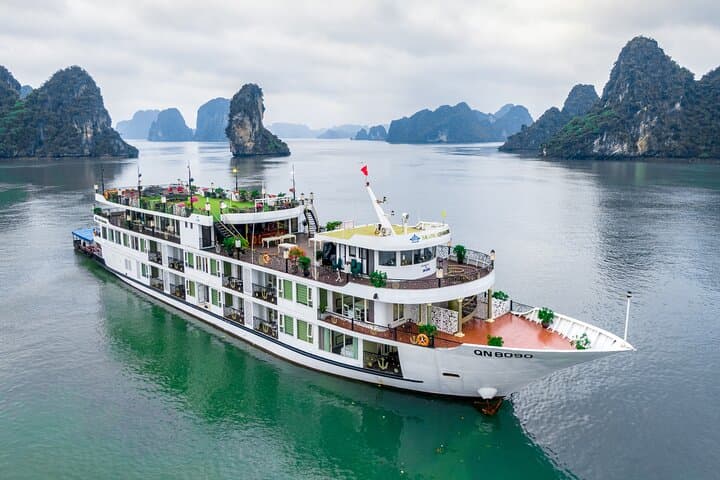 Halong Bay Luxury Cruise: 2-Day Kayaking, Caving & Swimming Adventure photo 2