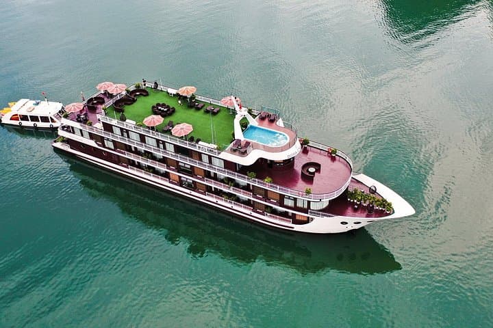 Dora Cruise: Luxury Overnight in Ha Long & Lan Ha Bay with Kayaking and Cave Visits