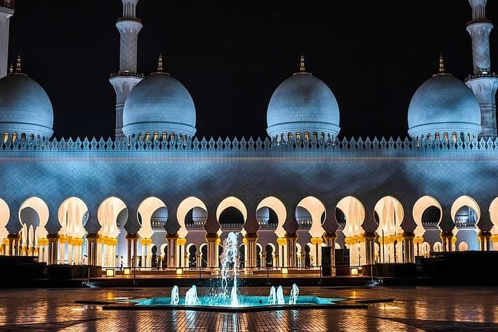 Sunset Silhouettes: Sheikh Zayed Grand Mosque Evening Tour from Dubai photo 4