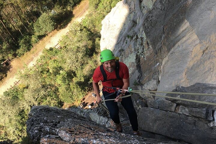 6-Day Beginner Rock Climbing Course Near Bogotá — Learn to Lead in Suesca and El Turpial