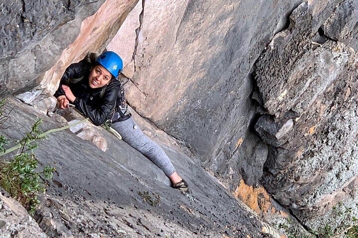 6-Day Beginner Rock Climbing Course Near Bogotá — Learn to Lead in Suesca and El Turpial photo 3