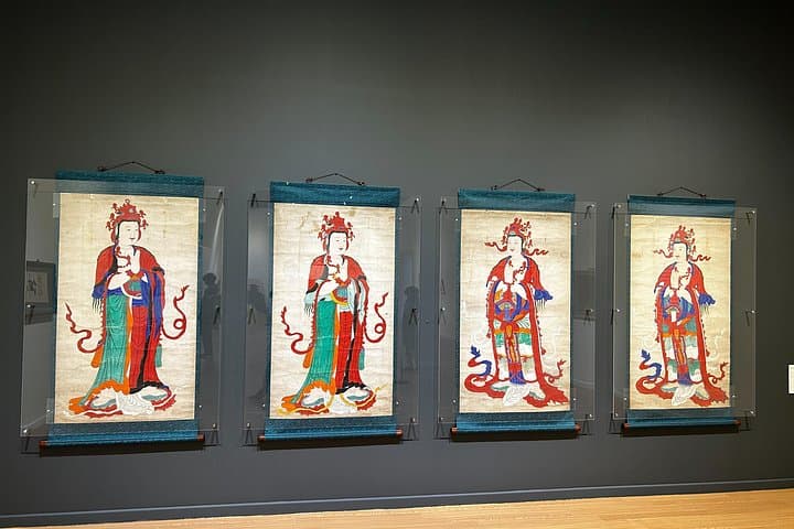 Seogwipo Art Museum Walking Tour — Museums, Jeongbang Falls & Local Art