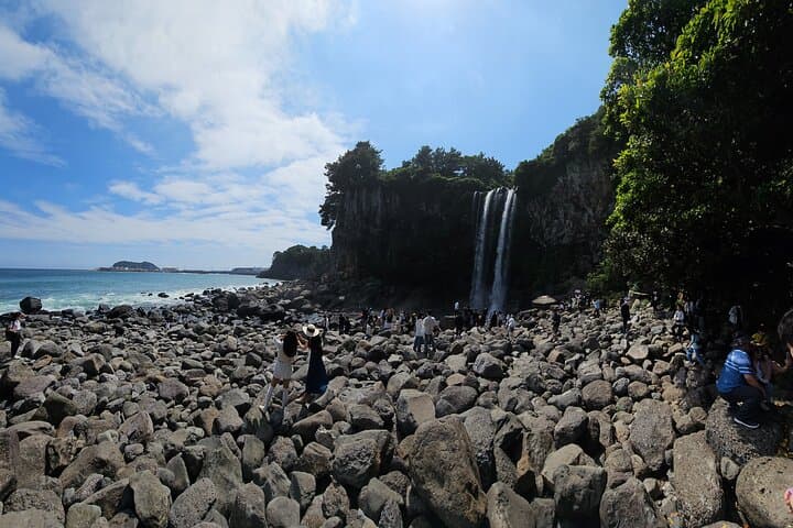 Round-Trip Transport to Jeongbang Waterfall from Jeju photo 2