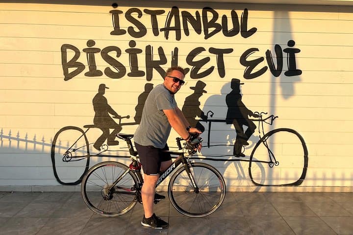 Istanbul 3-Hour Private Bike Tour: Historic Peninsula Highlights