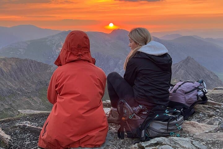 Snowdon Sunrise Hike: Guided Night Ascent of Yr Wyddfa in Eryri photo 1