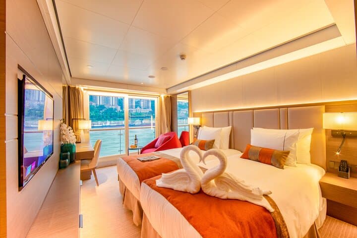 Sailing the Three Gorges: 4D3N Yangtze River Cruise from Chongqing to Yichang photo 2
