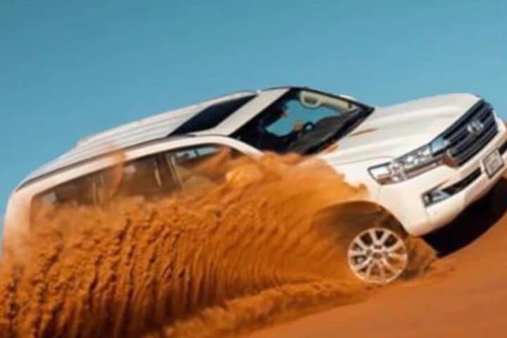 Dubai Desert Safari 4x4: Evening Dune-Bashing & Bedouin Camp Experience