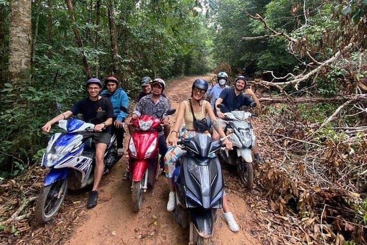 Half-Day Motorbike Tour in Phu Quoc: Rainforest Trails, Starfish Beach & Rach Vem Village photo 1