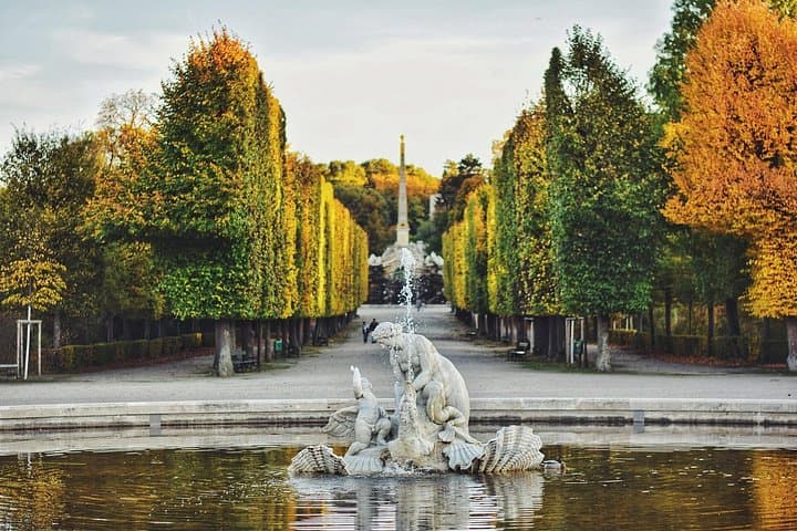 Private Transfer Bratislava to Vienna Airport with 2-Hour Schloss Hof Stop photo 3