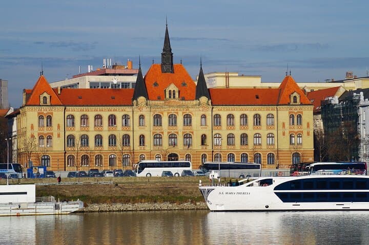 Private Transfer Vienna to Bratislava with 2-Hour Schloss Hof Stop photo 6