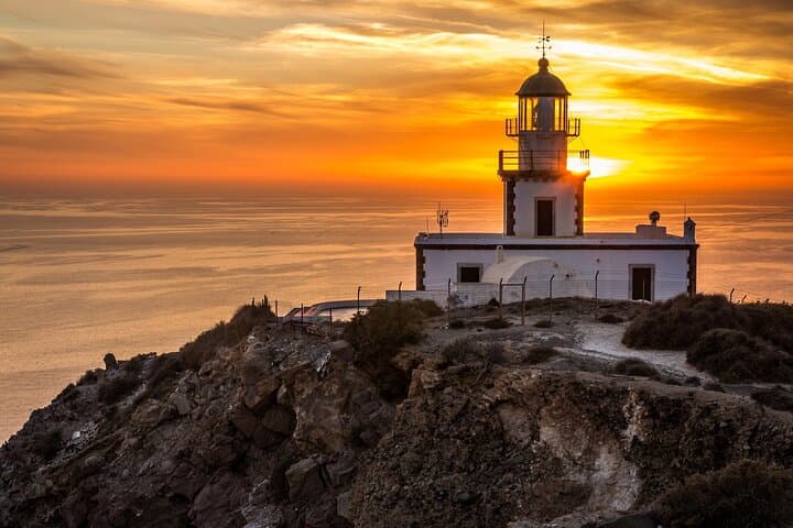 Santorini Private Highlights Tour: Oia, Akrotiri & Red Beach in 4 Hours photo 3