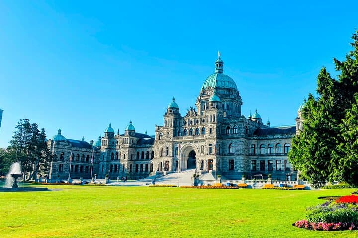 Private Vancouver to Victoria Day Tour — Butchart Gardens, Craigdarroch & Butterfly Garden photo 2