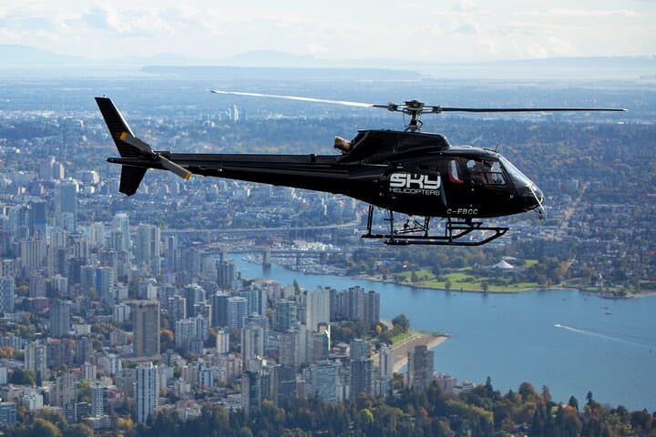 Vancouver Helicopter Tour from Pitt Meadows — 30-Min City & Coast Flight