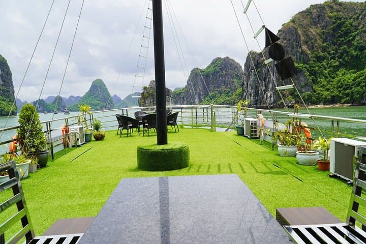 budget-halong-bay-cruise-day-trip-from-hanoi photo 5