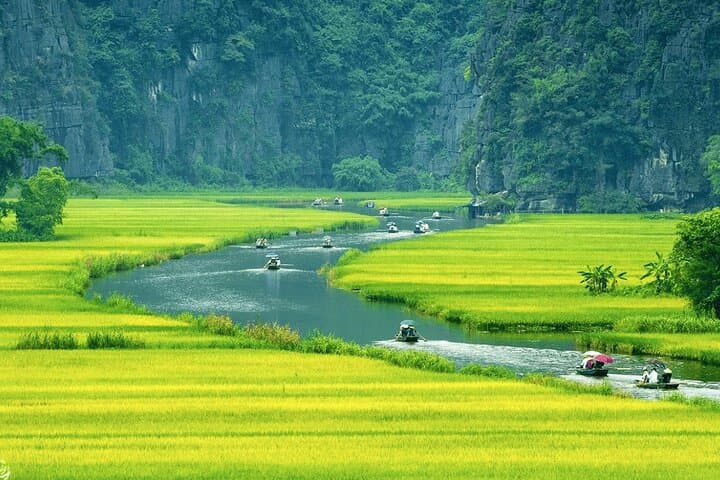 2-Day Ninh Binh & Ha Long Bay: Tam Coc Boats, Mua Cave Steps & Overnight Cruise