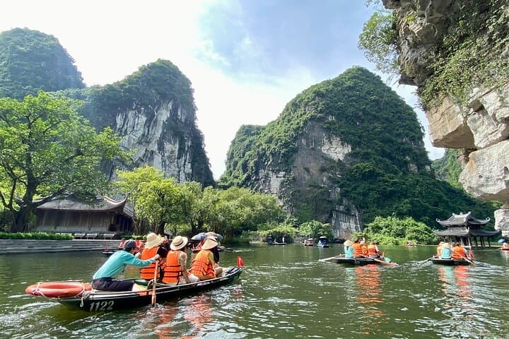 Ninh Binh Day Trip: Hoa Lu, Trang An & Mua Cave From Hanoi photo 5