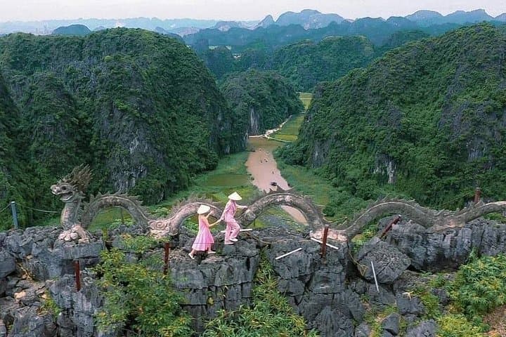 2-Day Ninh Binh & Ha Long Bay: Tam Coc Boats, Mua Cave Steps & Overnight Cruise photo 5