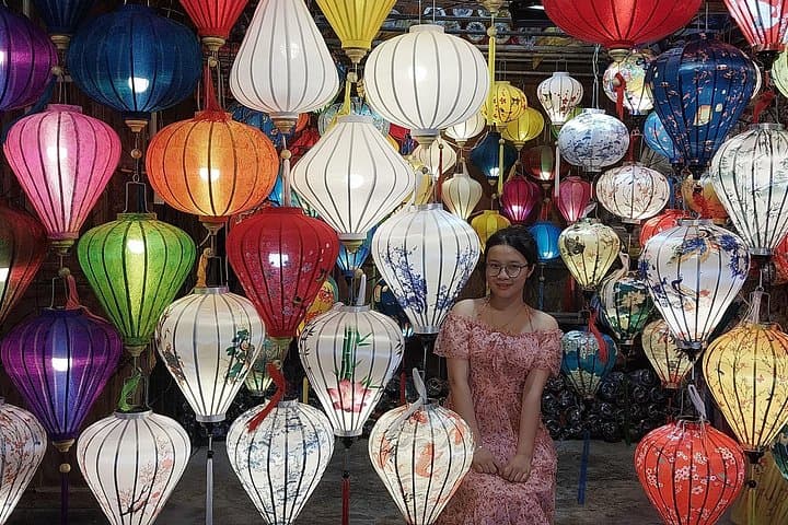 Hoi An Evening Walking Tour, Night Market & Sampan Boat Ride (Private) photo 3