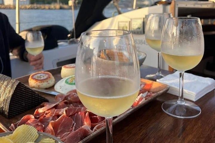 Sail the Douro: Porto Shared Wine Cruise on a Charming Sailboat photo 5