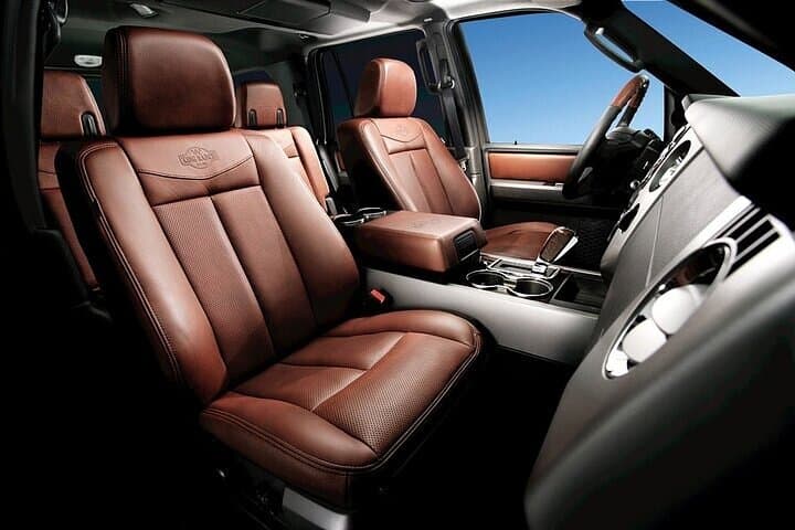 Luxury Private Car & Driver in Kuwait City — Full-Day Sightseeing & Transfers