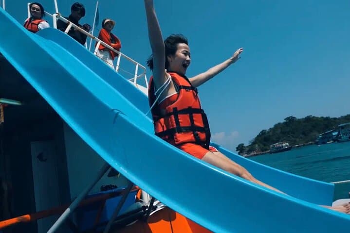Pattaya Hardtien Beach Water Activities: Jet Ski, Parasailing & Clear Kayak Day Trip photo 4