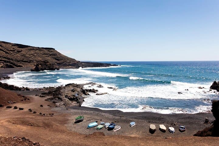 Lanzarote Full-Day Tour: Timanfaya, El Golfo & Jameos del Agua photo 4
