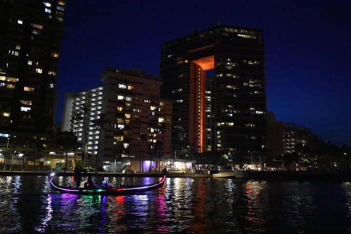 Starlight Waikiki Gondola Cruise: Private Evening Moonlight Tour photo 6