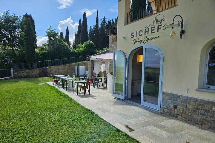 Sunset eBike Tour in Chianti: Ride Through Vineyards & Dinner at Villa SiChef photo 3