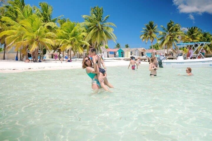 Saona VIP: Three-Beach Boat Trip from Bayahibe with Lunch & Turtle Sanctuary photo 6