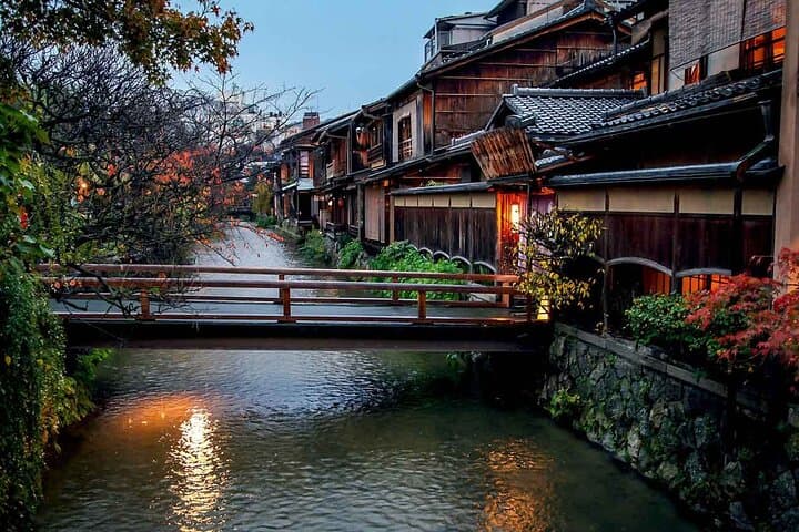 Gion Night Food Walk: Local Ramen & Hidden Izakayas in Kyoto photo 5