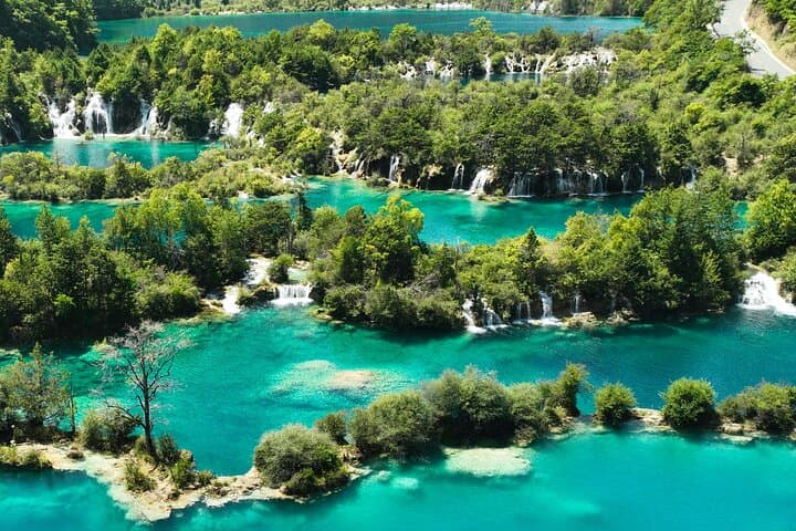 Private Day Trip to Plitvice Lakes from Zagreb with Local Driver