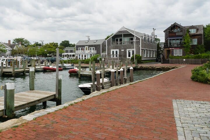 Self-Guided Edgartown Walking Tour — GPS Audio History & Harbor Lighthouse Route photo 2